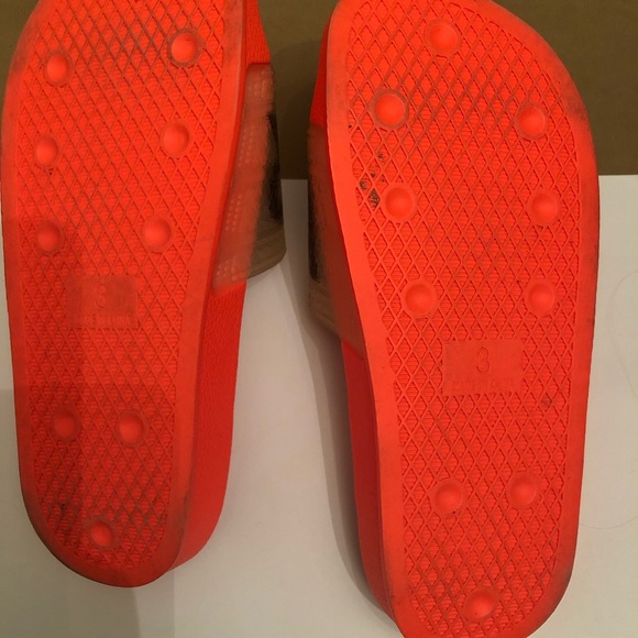 Fiorucci X Adidas Slides - Picture 3 of 3